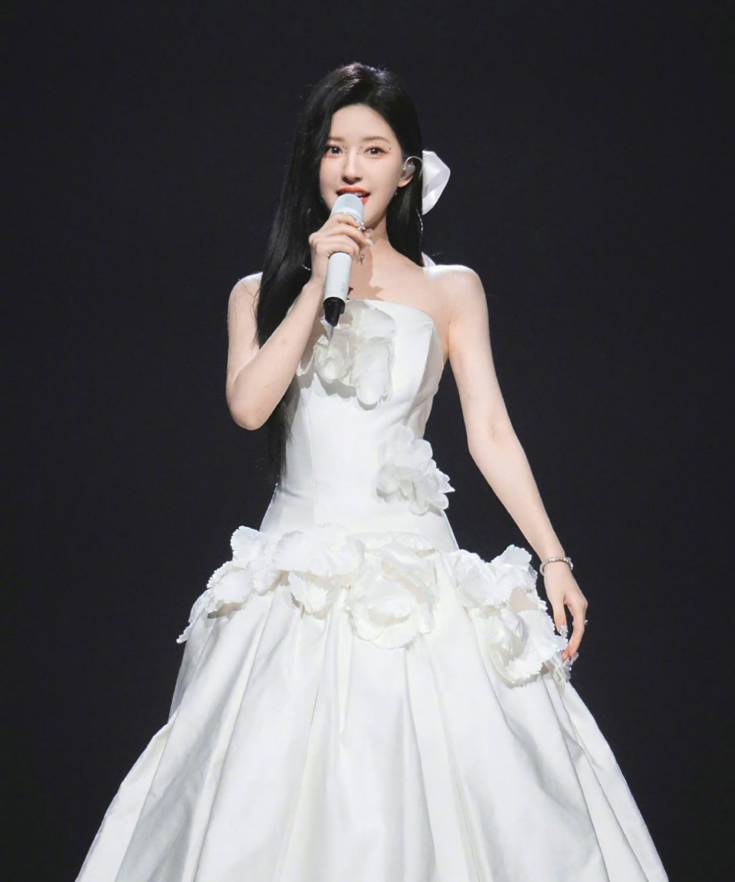 女明星们的白色公主裙造型