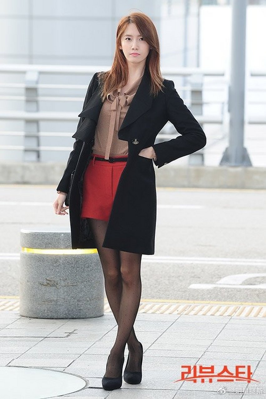 韩国美女林允儿穿短裤圆点黑丝袜街