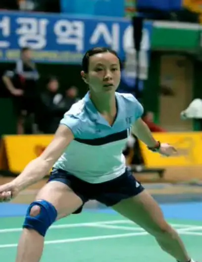 1999美国夺冠后,皮红艳开心地回到中国,但马上接到教练王俊杰冷冰冰的