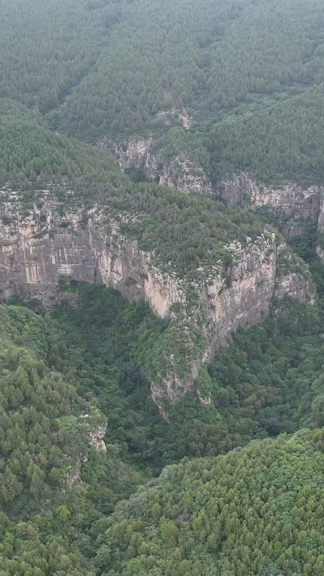 济南一线天藏龙涧图片图片