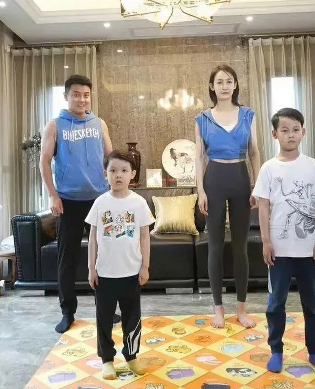 王皓全家福 妻子闫博雅:身高1米76,从小练舞蹈,是一名舞蹈演员,与王皓