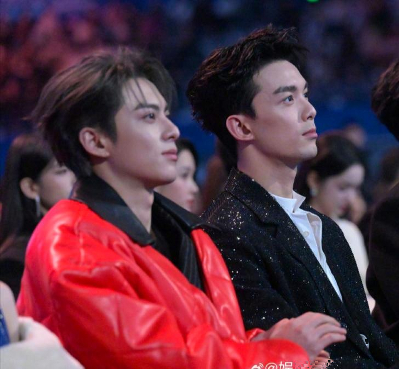 笑死我了,吴磊王鹤棣同框,网友管这叫猴王争霸……离谱,但又不知该