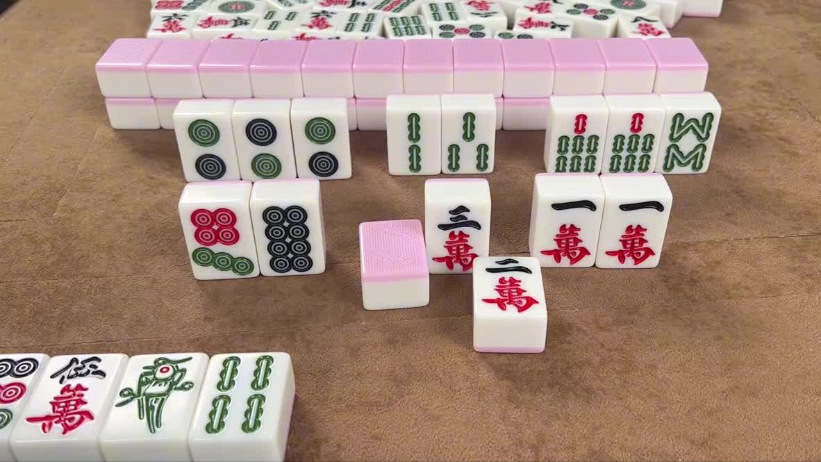 打麻将的两条必胜绝技,记住起手先打一,赢到对家不穿衣!