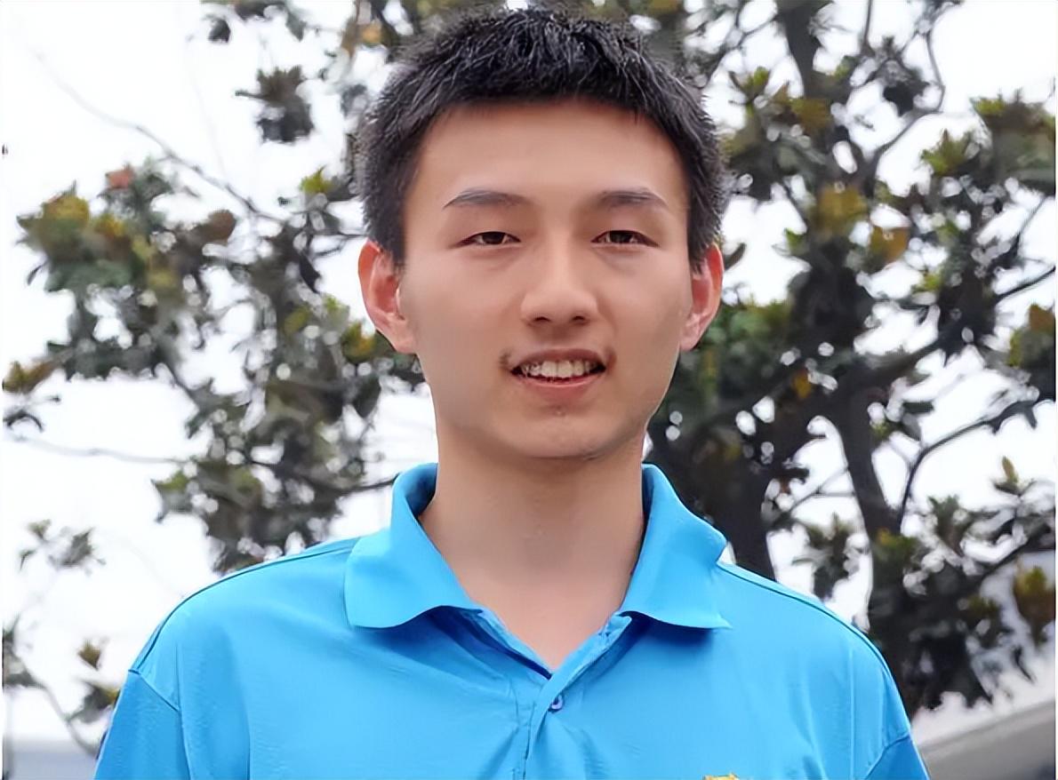 12年"湖北状元"贺维艺,放弃清华保送坚持高考,最后考了多少分