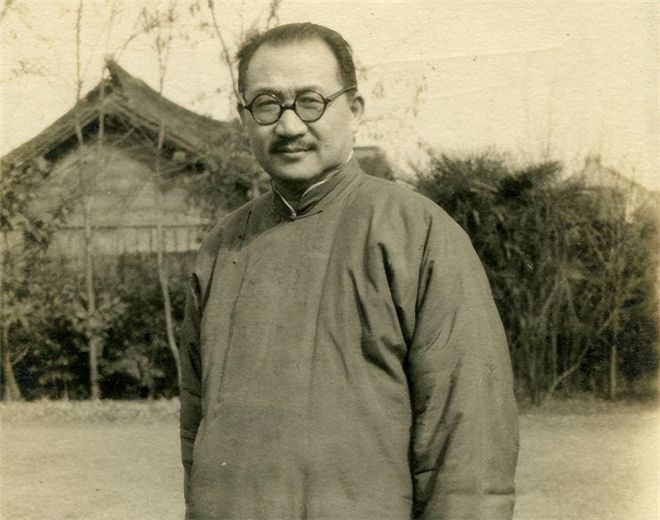 在她的学生中,有一位叫孔祥熙的学生非常聪慧