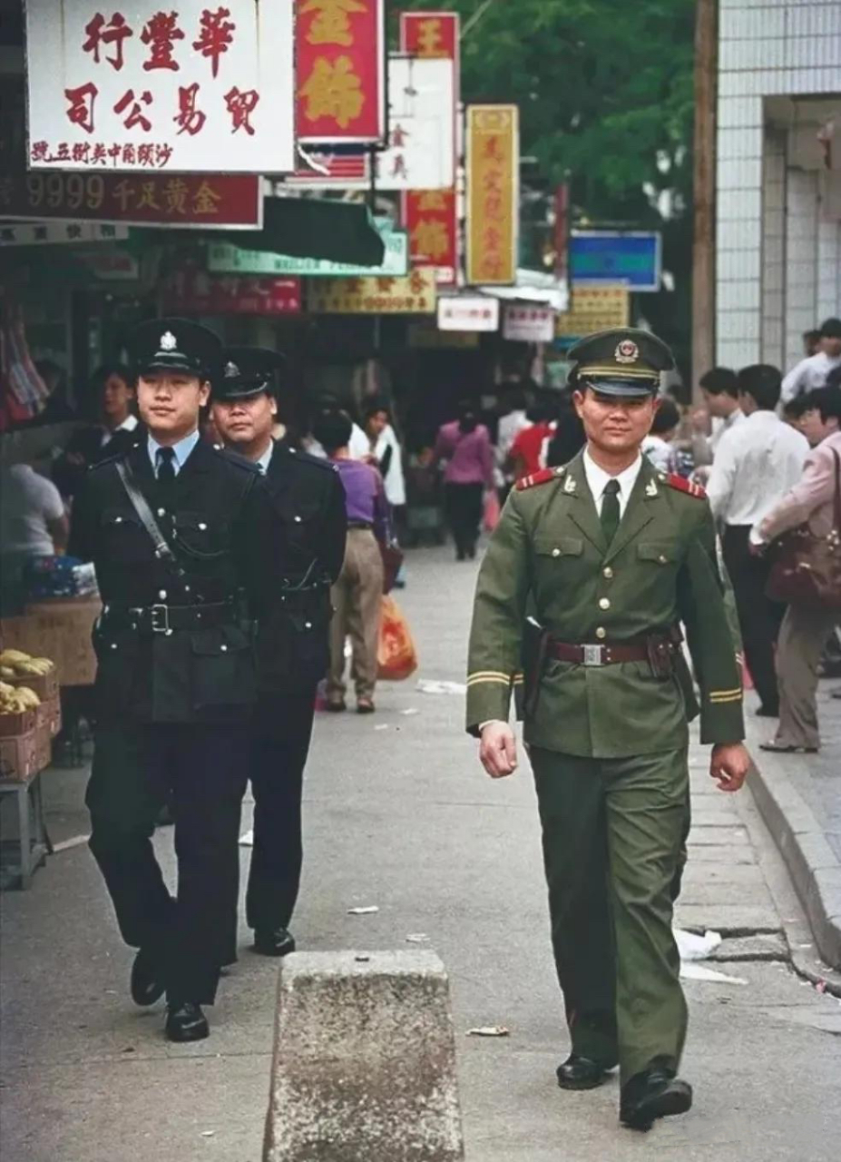 90年代警察制服图片