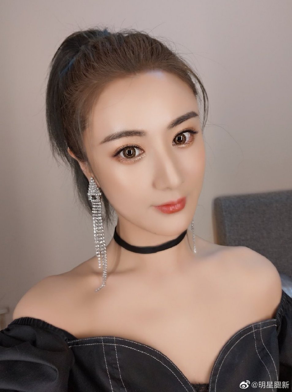 美女带货主播薇娅