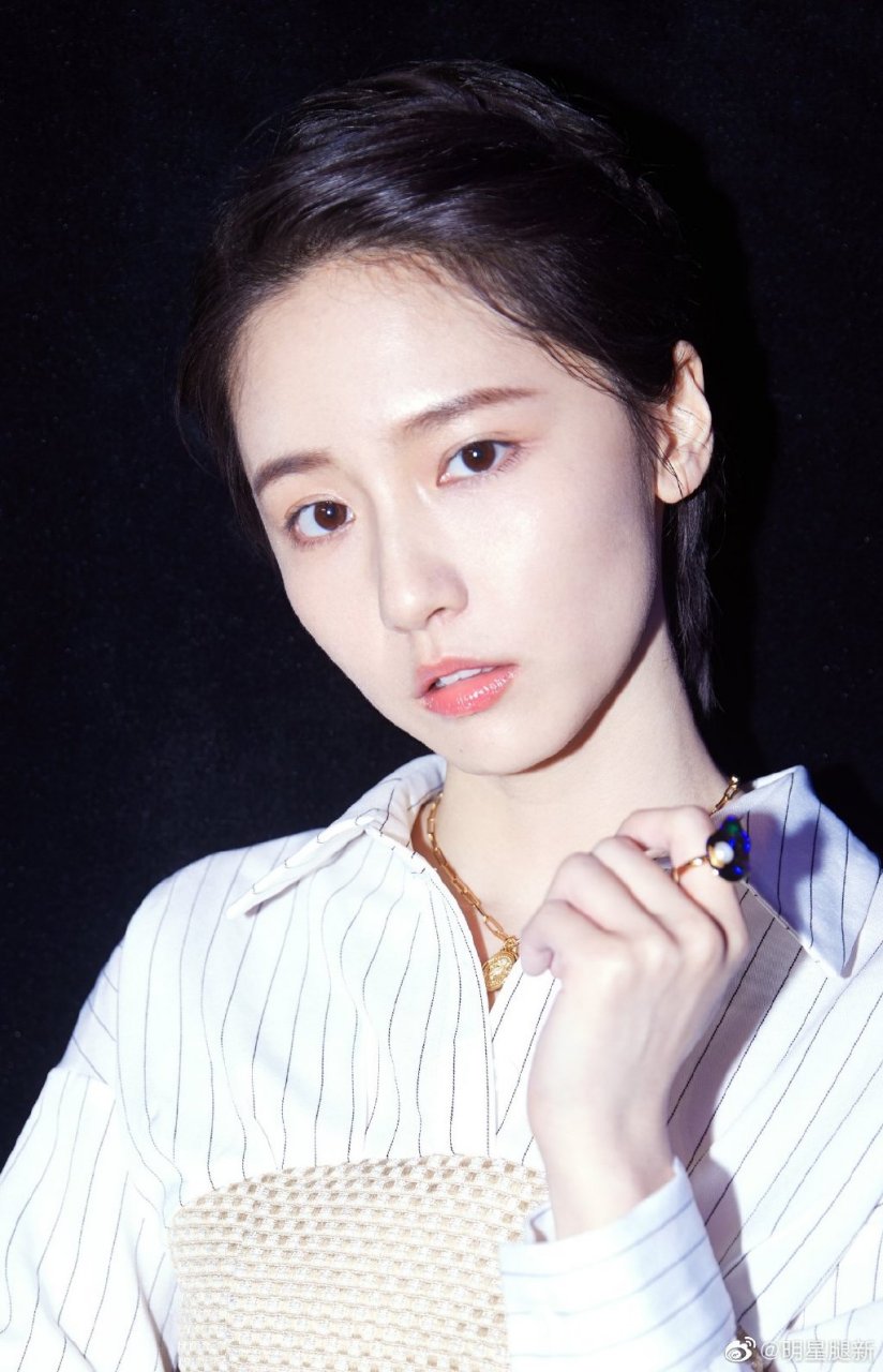 海信电视代言人成果的凉高跟