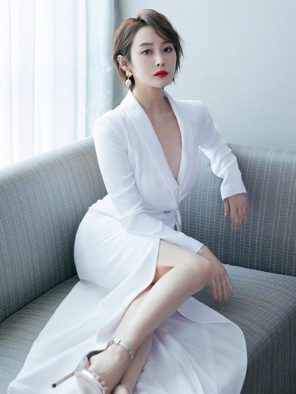李纯气质真出众 ,柳如丝既美且飒,韵味十足,气场强大!