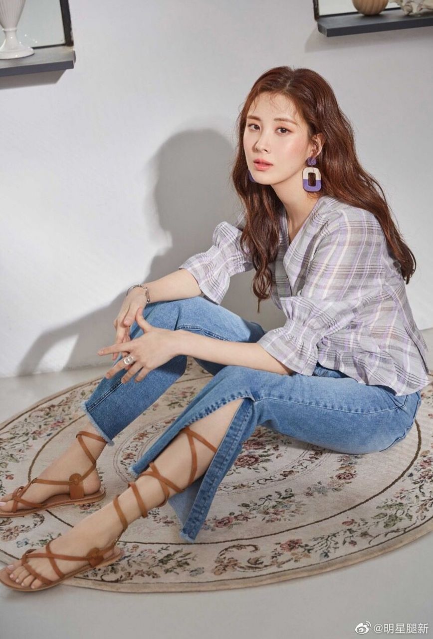 韩国艺人徐贤牛仔裤