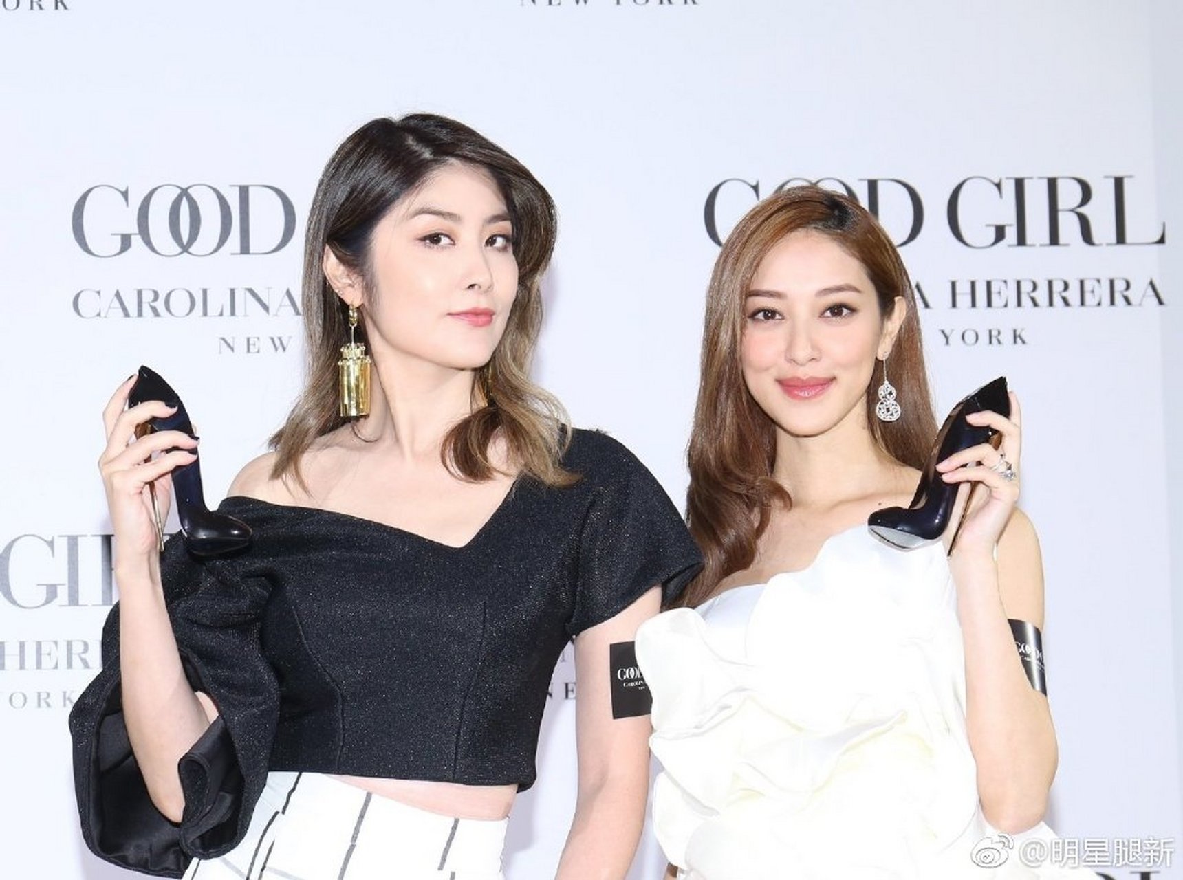 陈慧琳同高跟鞋合影玉足白皙