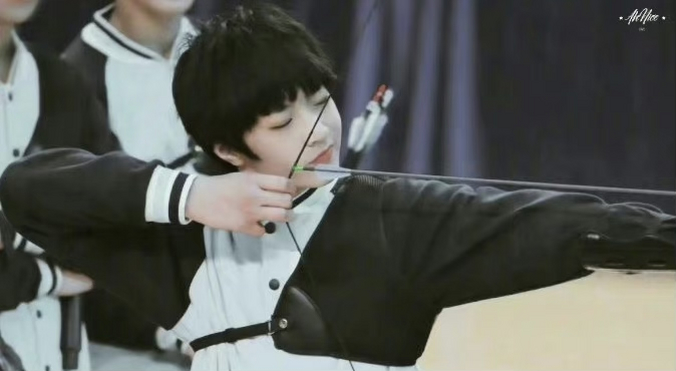 刘耀文tf家族运动会历年射箭照片