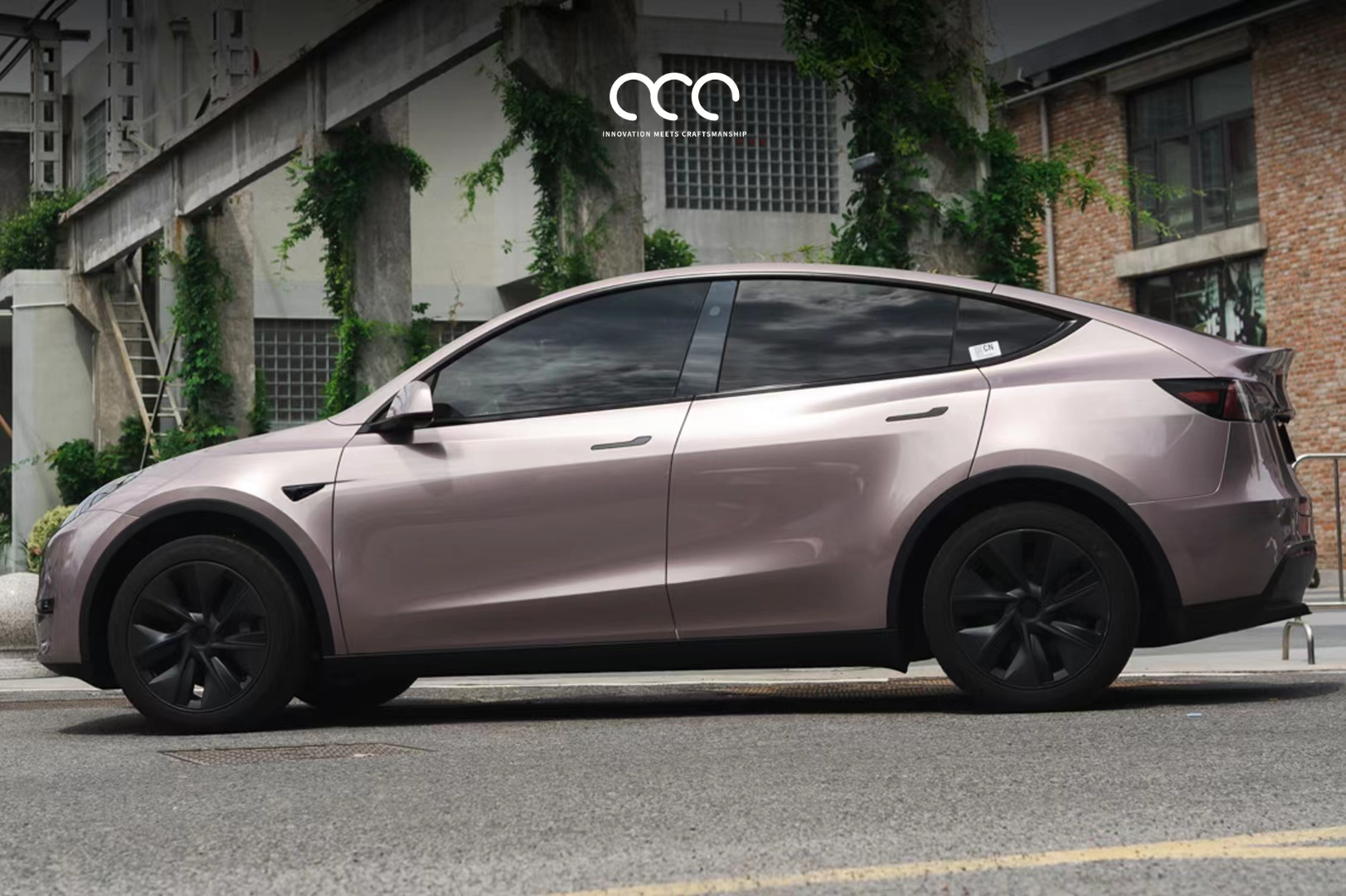 「漫彩」特斯拉modely冰莓粉改色膜,好看不腻的宝藏颜色