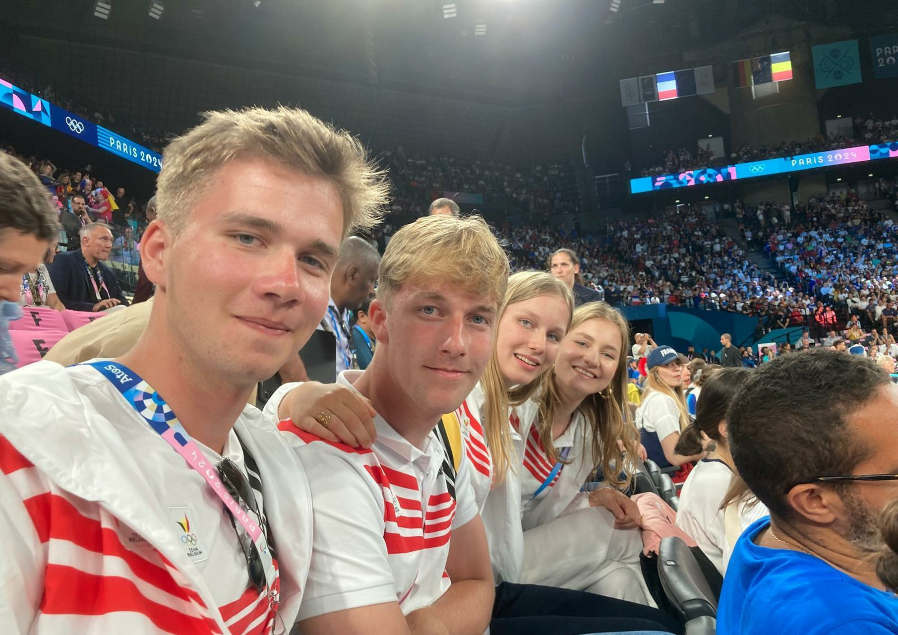 比利时王室的2位公主(其中一个是女王储,未来女王)和2位王子.