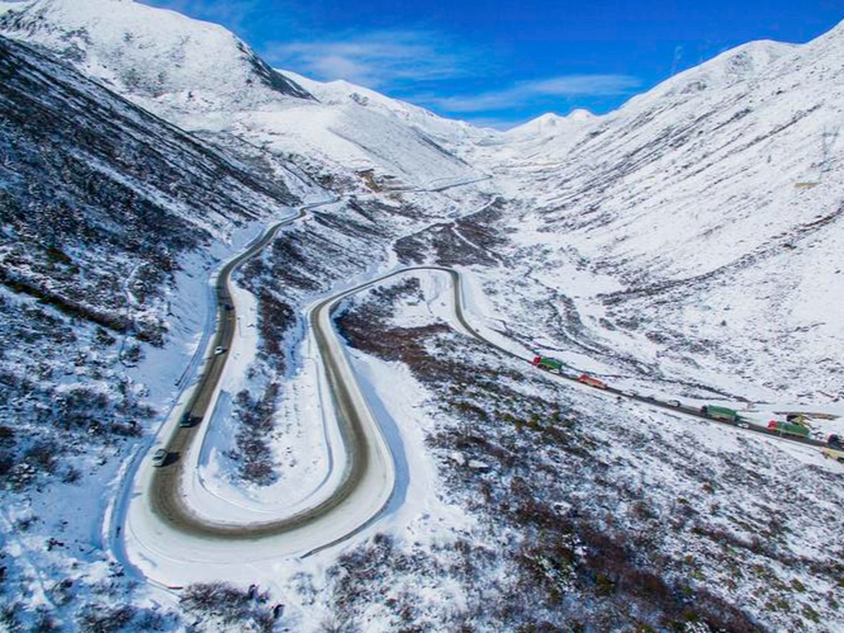 云贵川藏超绝松弛感#康定折多山:这里的海拔达到了4298米,是康巴第一