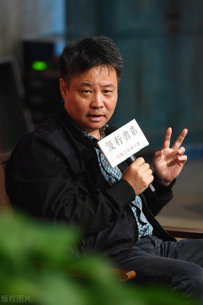 《兄弟》:余华,李光头飞黄腾达,宋钢穷困潦倒