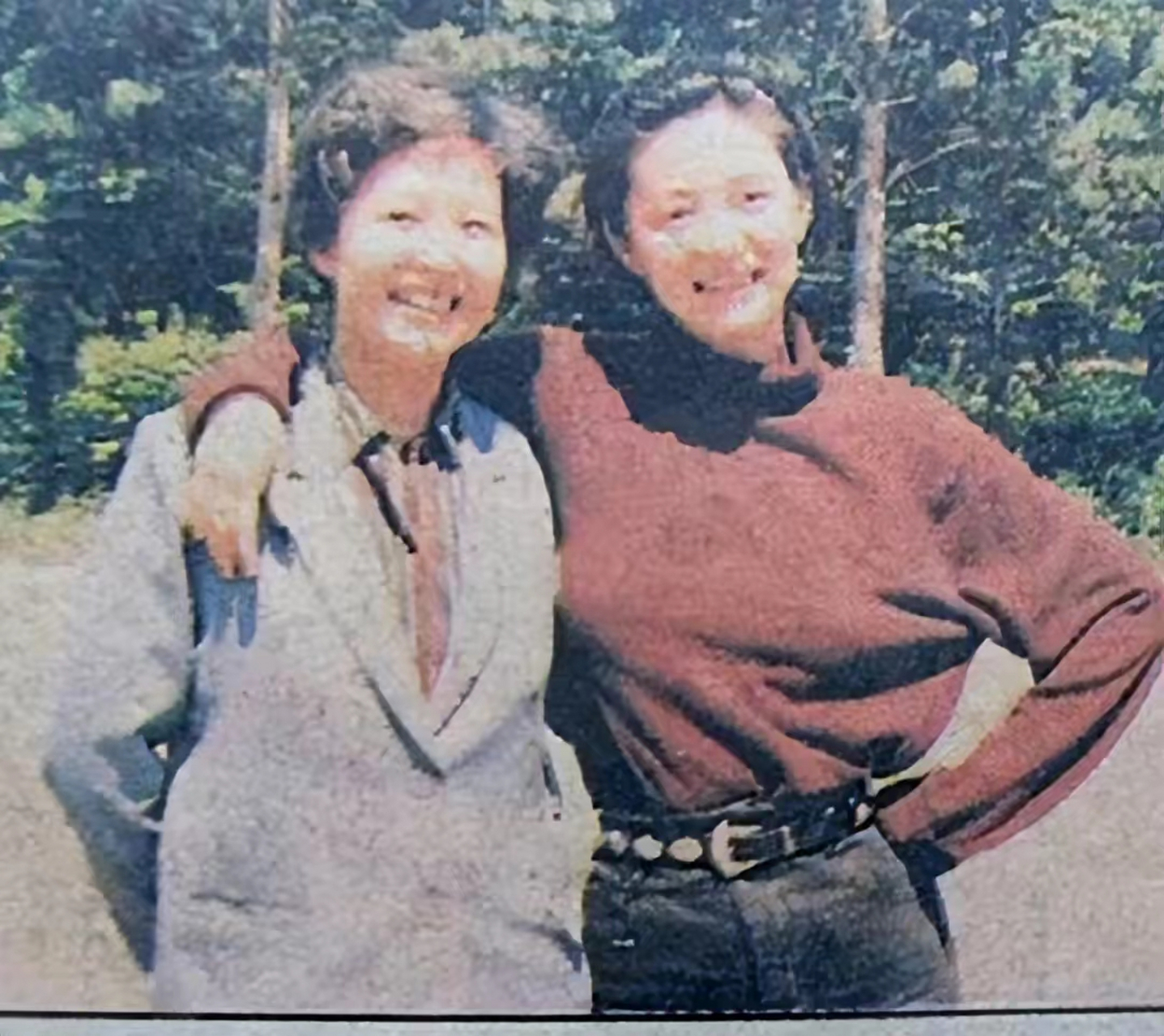 林青霞与姐姐,失散多年后姐妹俩终于重逢,当年林青霞父母离开大陆时