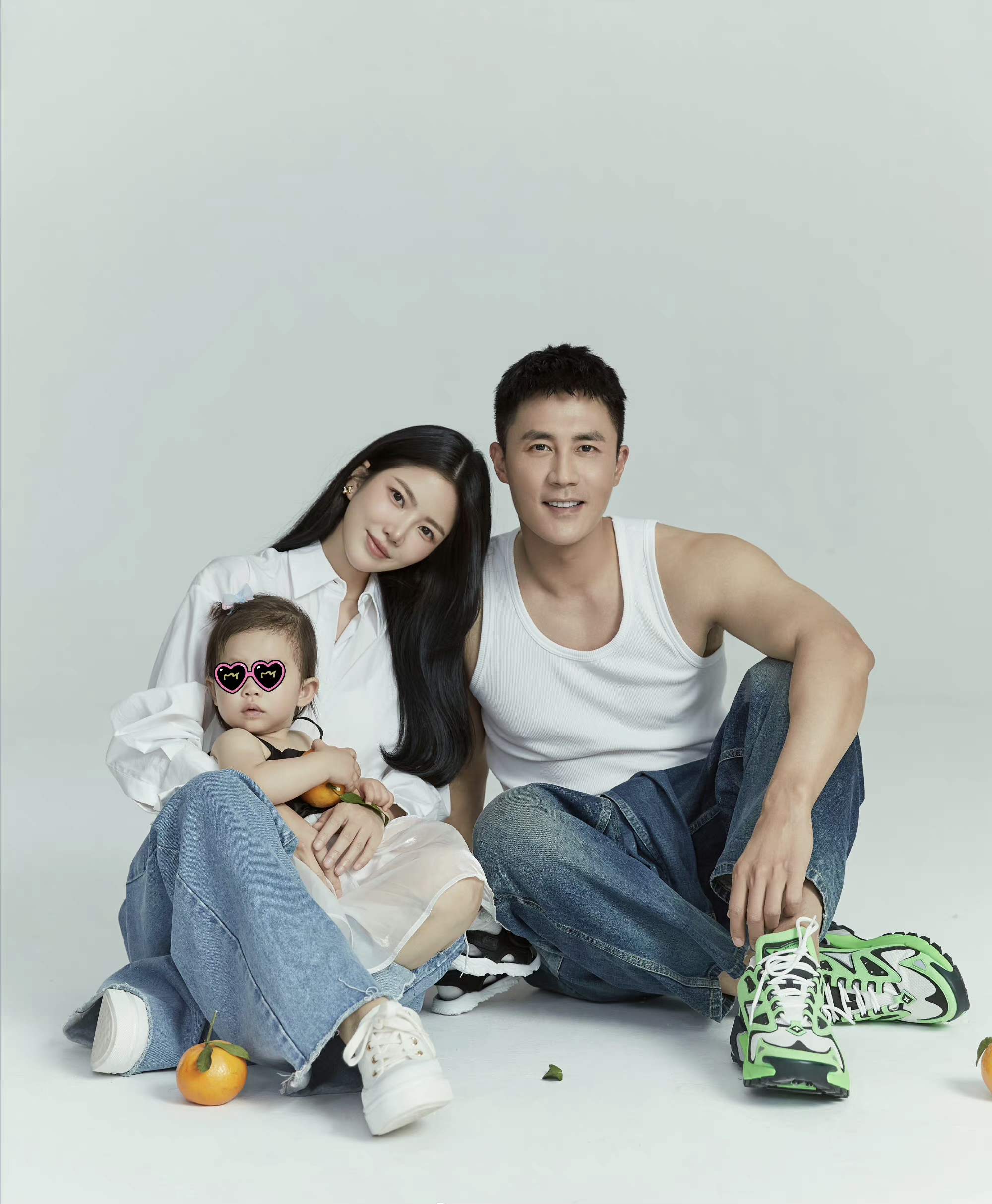 杜淳老婆王灿晒娃