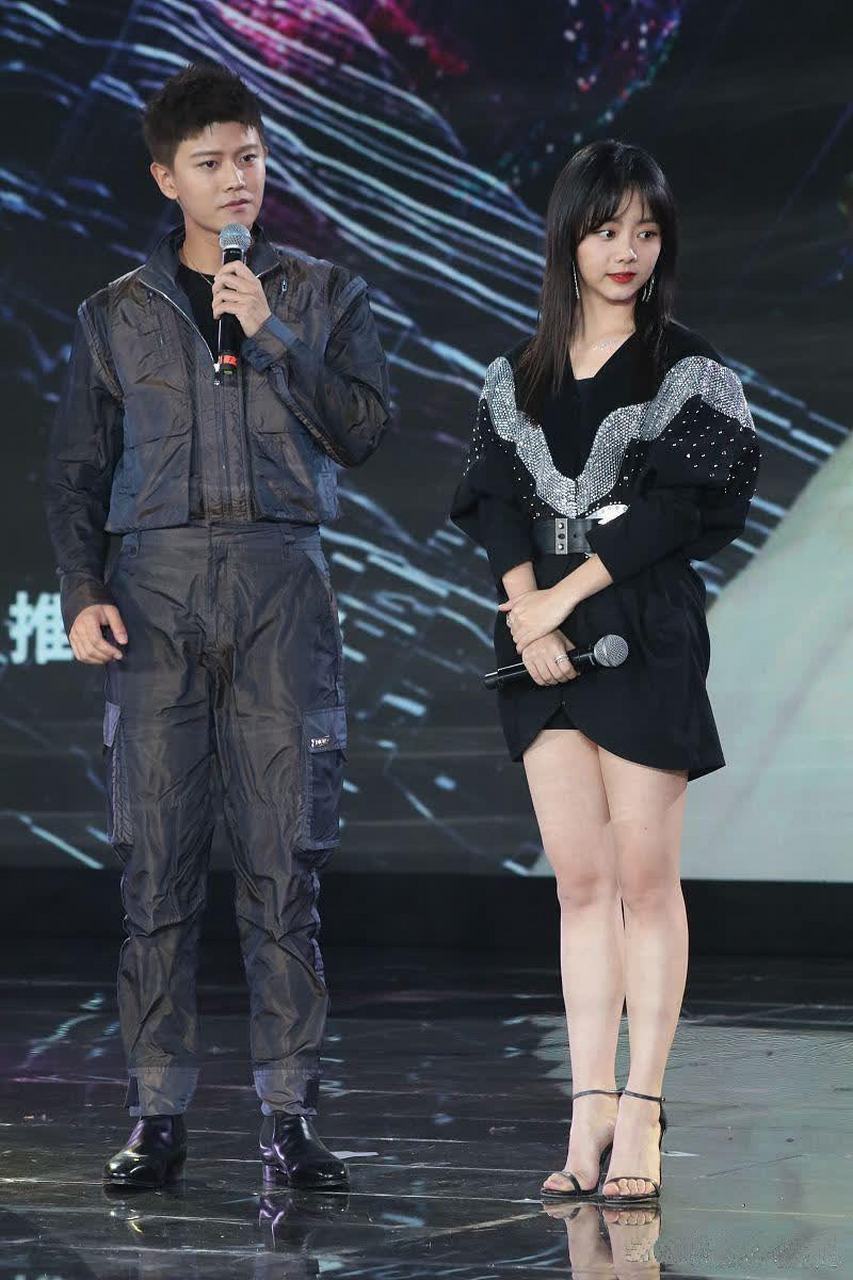 任嘉伦和谭松韵的组合