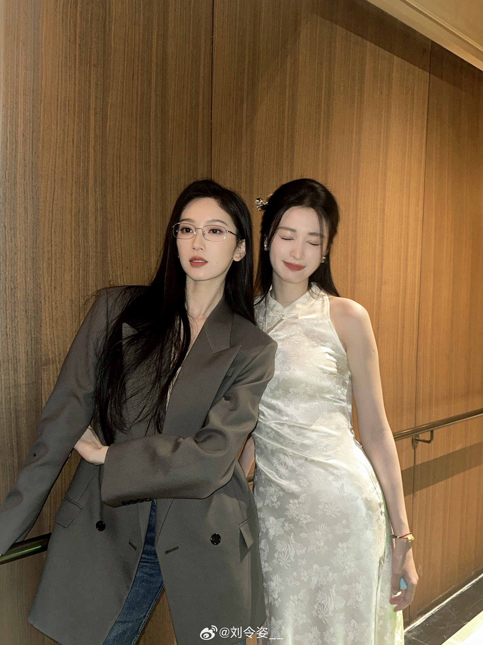美女倒地