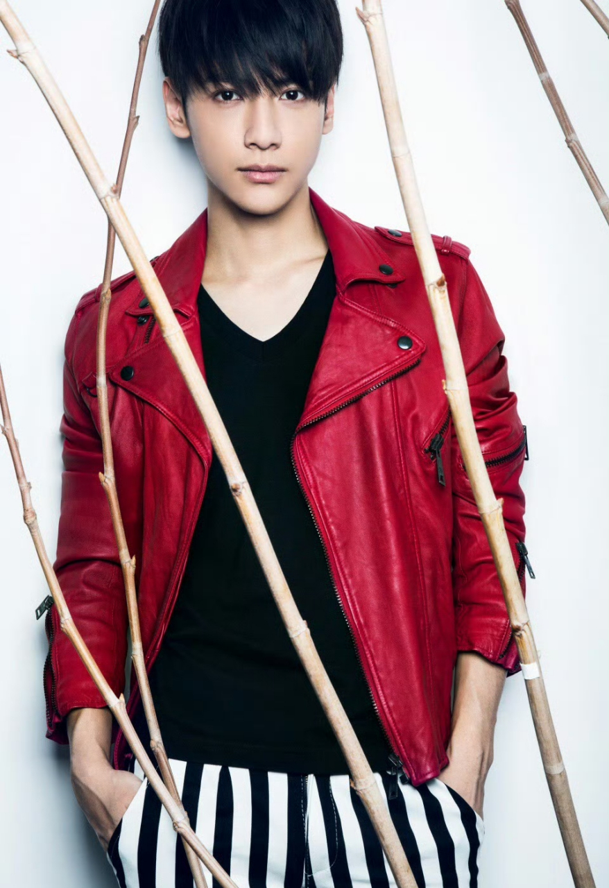 早期的罗云熙,这五官这颜值杠杠的!