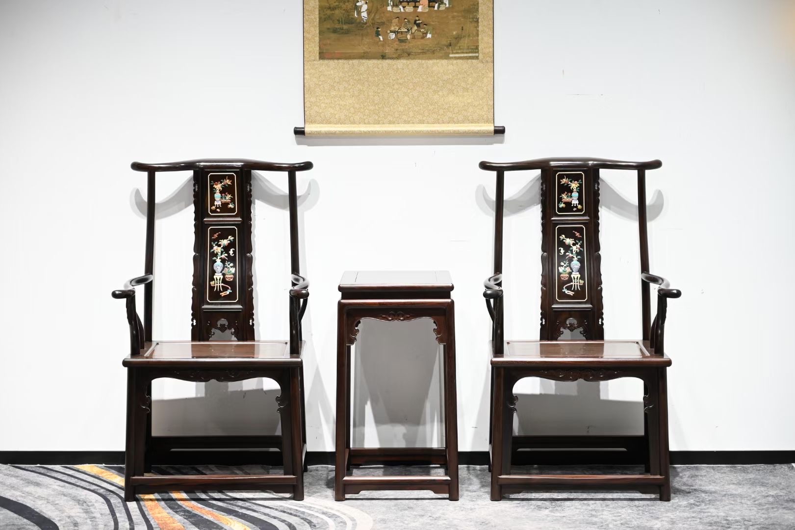 大红酸枝四出头官帽椅