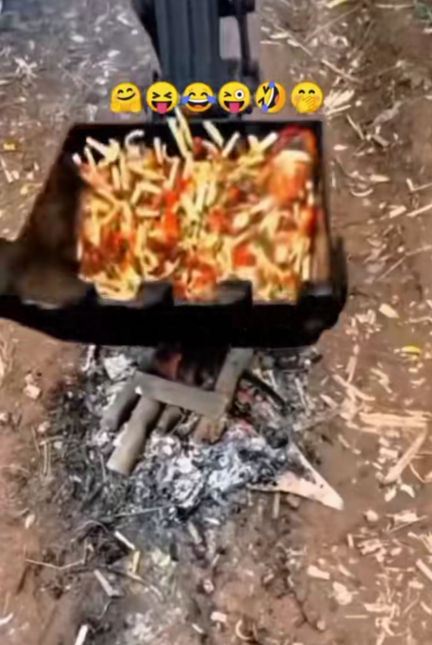 看人家这勺颠的,蓝翔毕业,又去新东方去进修!双学位[大笑]