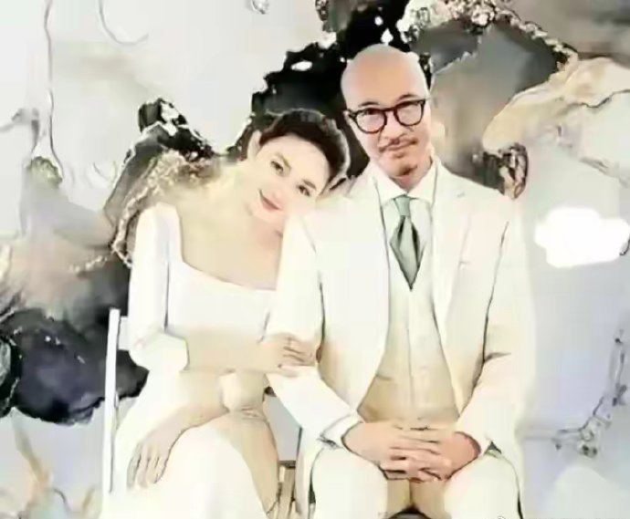 大s晒与具俊晔婚纱照,引发热议,网友:这才是真正的幸福