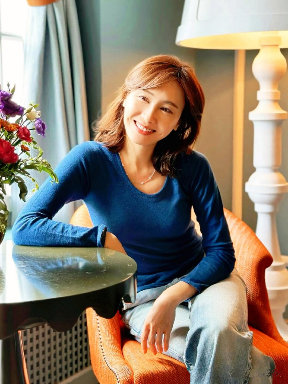 黎姿真会保养,不愧是开美容院的,和老公在一起看着就幸福