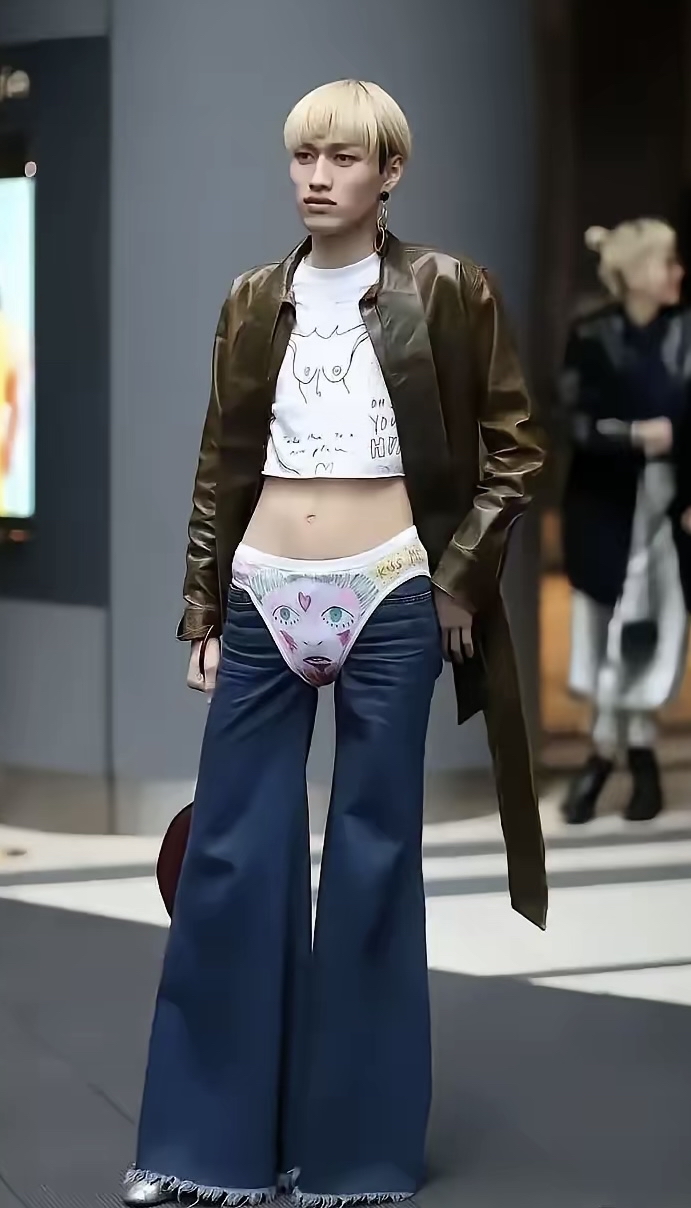 他爹妈怎么允许他这样的,这不入门败户吗?