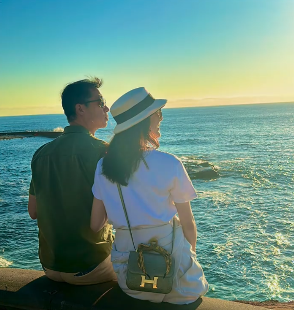 "曼娘"李依晓官宣恋情,男友神秘又帅气,七夕秀恩爱超甜蜜!