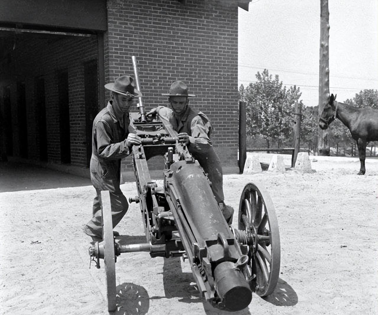 不被重视的优秀武器—美国m1型75毫米榴弹炮