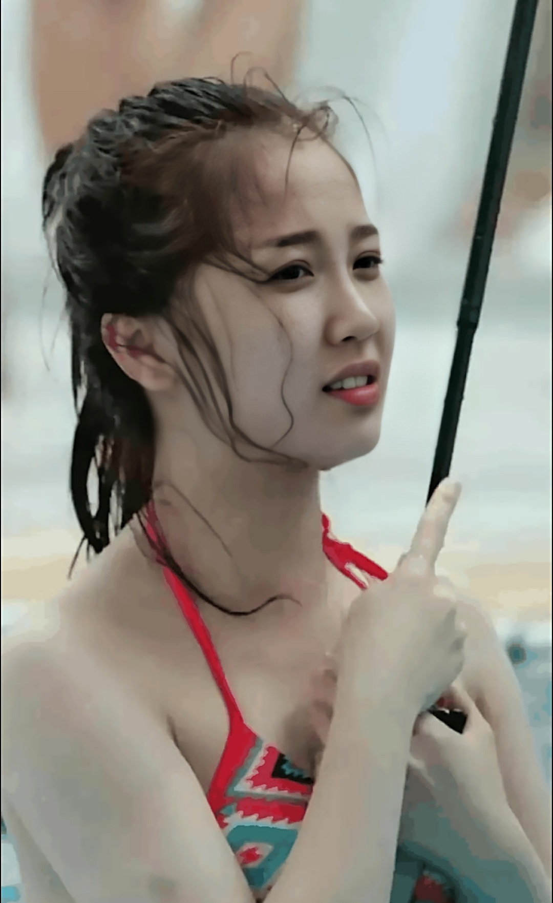 年轻时虞书欣穿泳装的照片