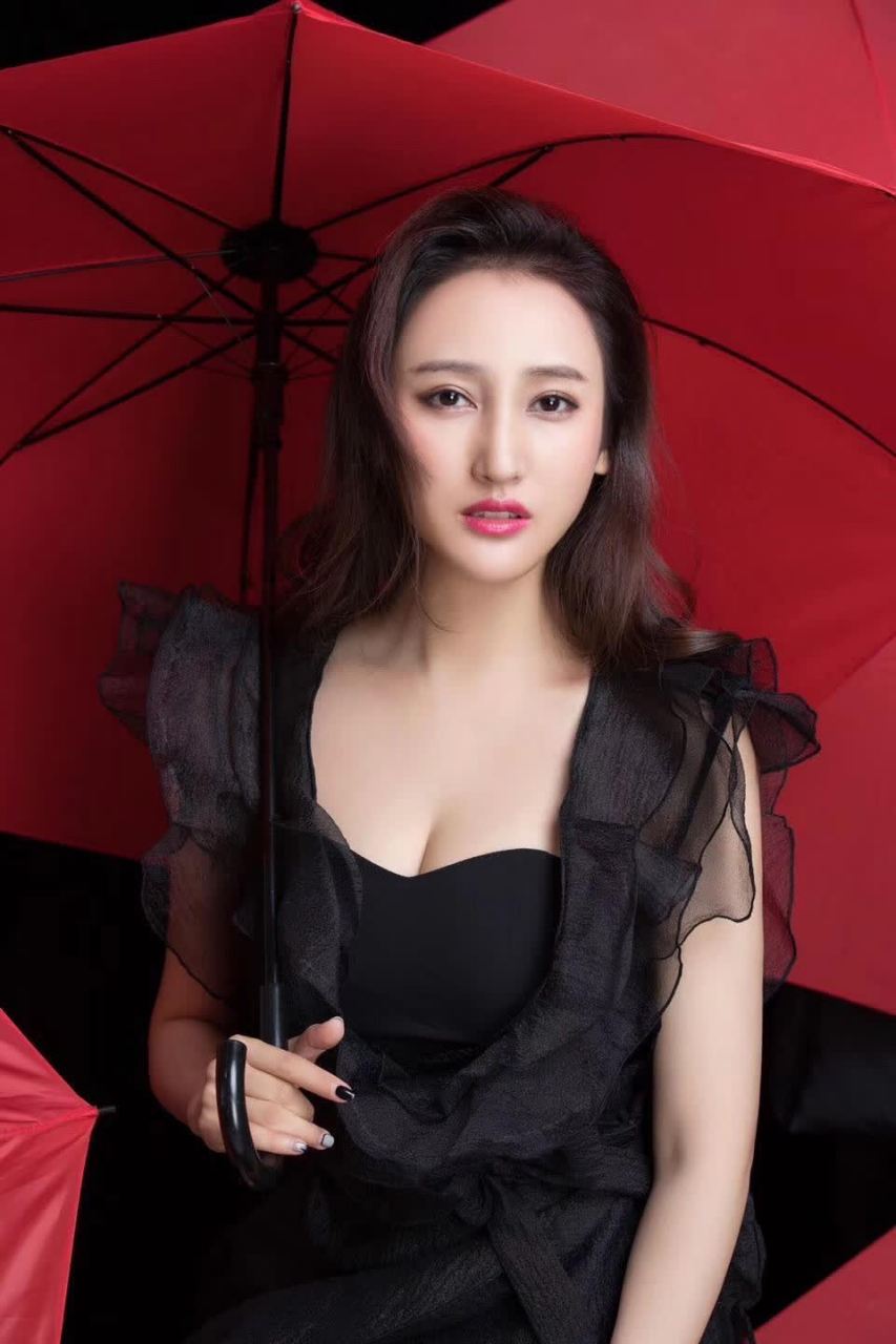 杨舒涵黑色魅影