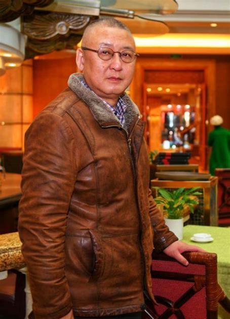 1993年,四川宜宾一位副市长辞职下海经商,成了一位