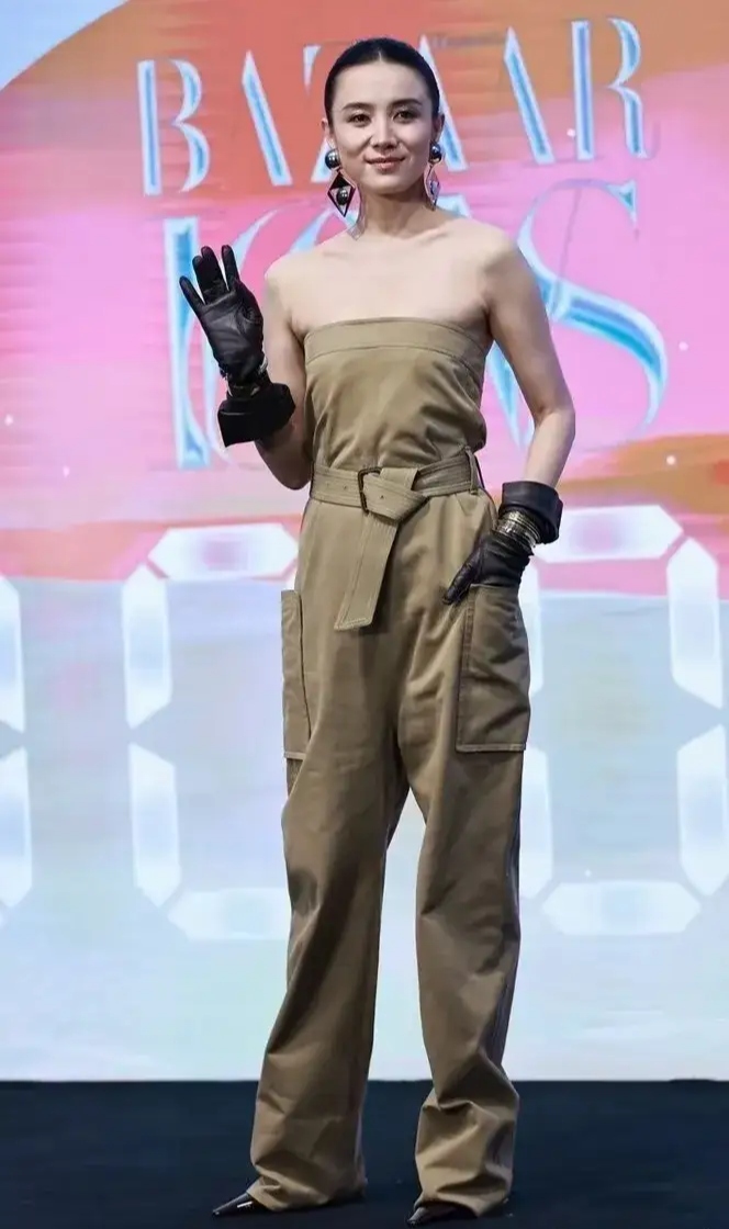 她性格豪爽,阳光开朗,自信活泼,一身 小宋佳宋佳身高小宋佳身高图片小