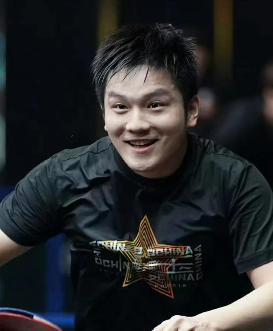 樊振东,1997 年生于广东广州,湖南祁东人.