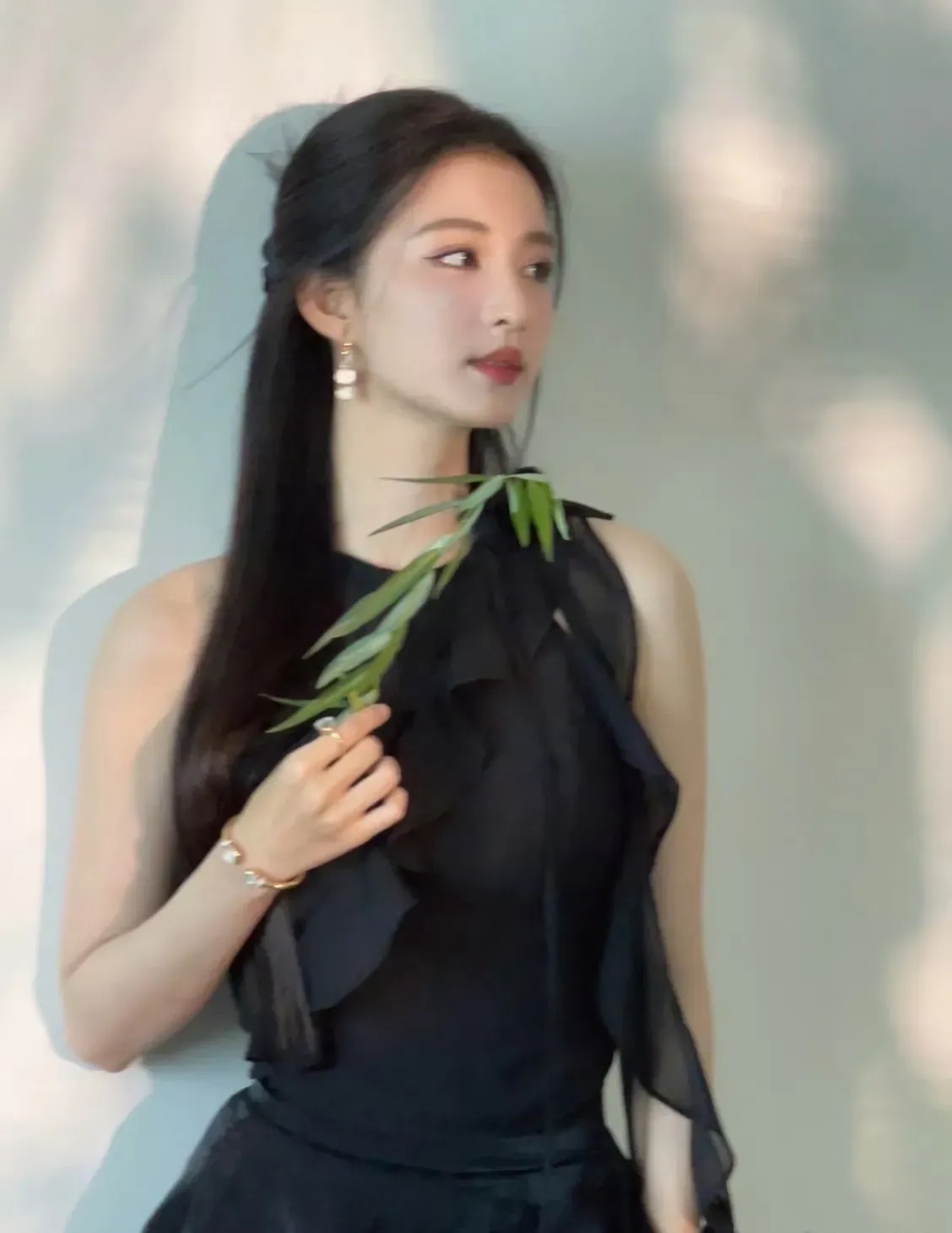 王楚然在这里面美的清新脱俗的,怪不得被称为二代神仙姐姐呢!