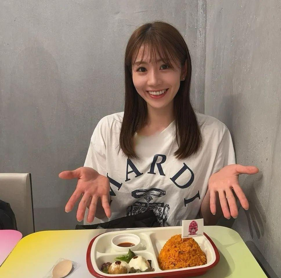 "在本届奥运会中,日本的羽毛球运动员志田千阳可谓是赢得迷弟无数.