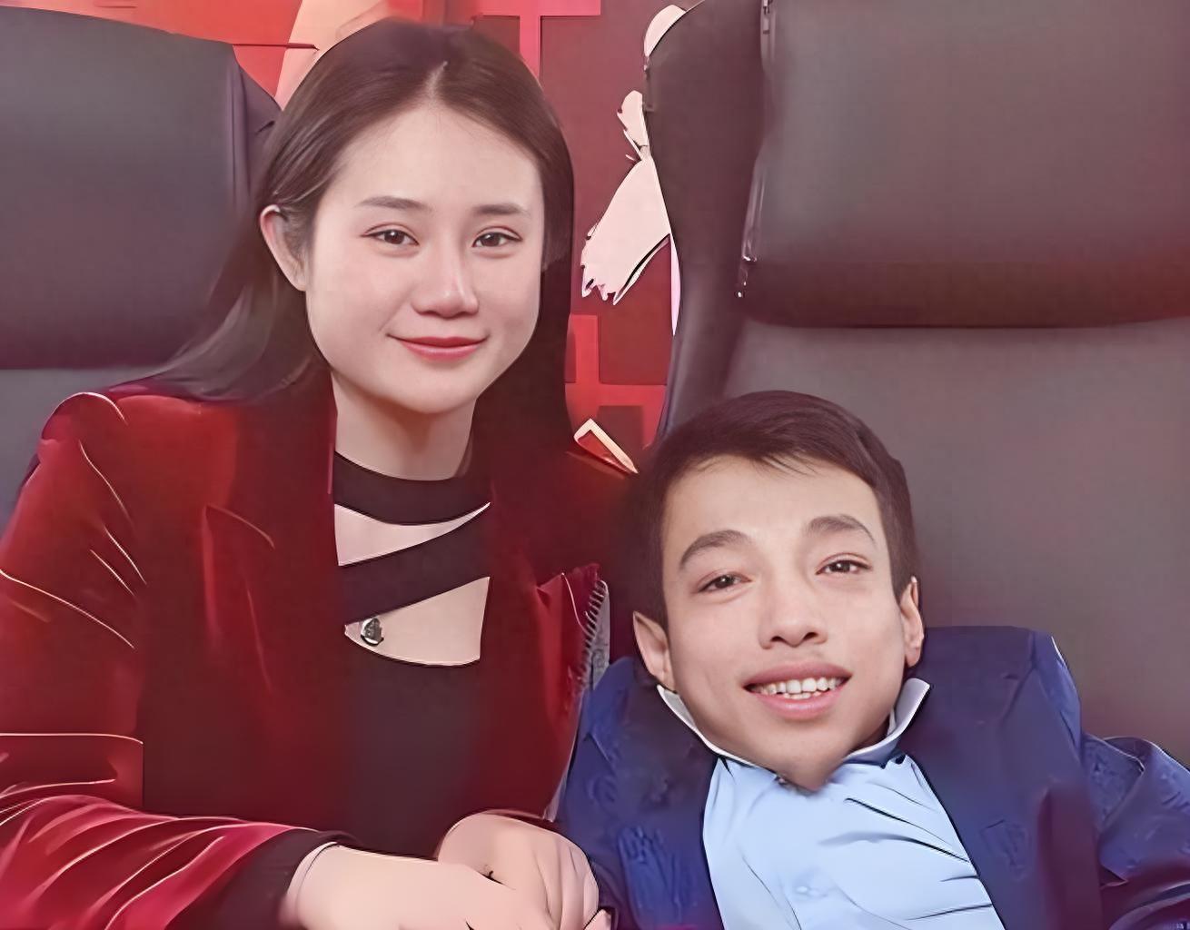 李创利他老婆的照片图片