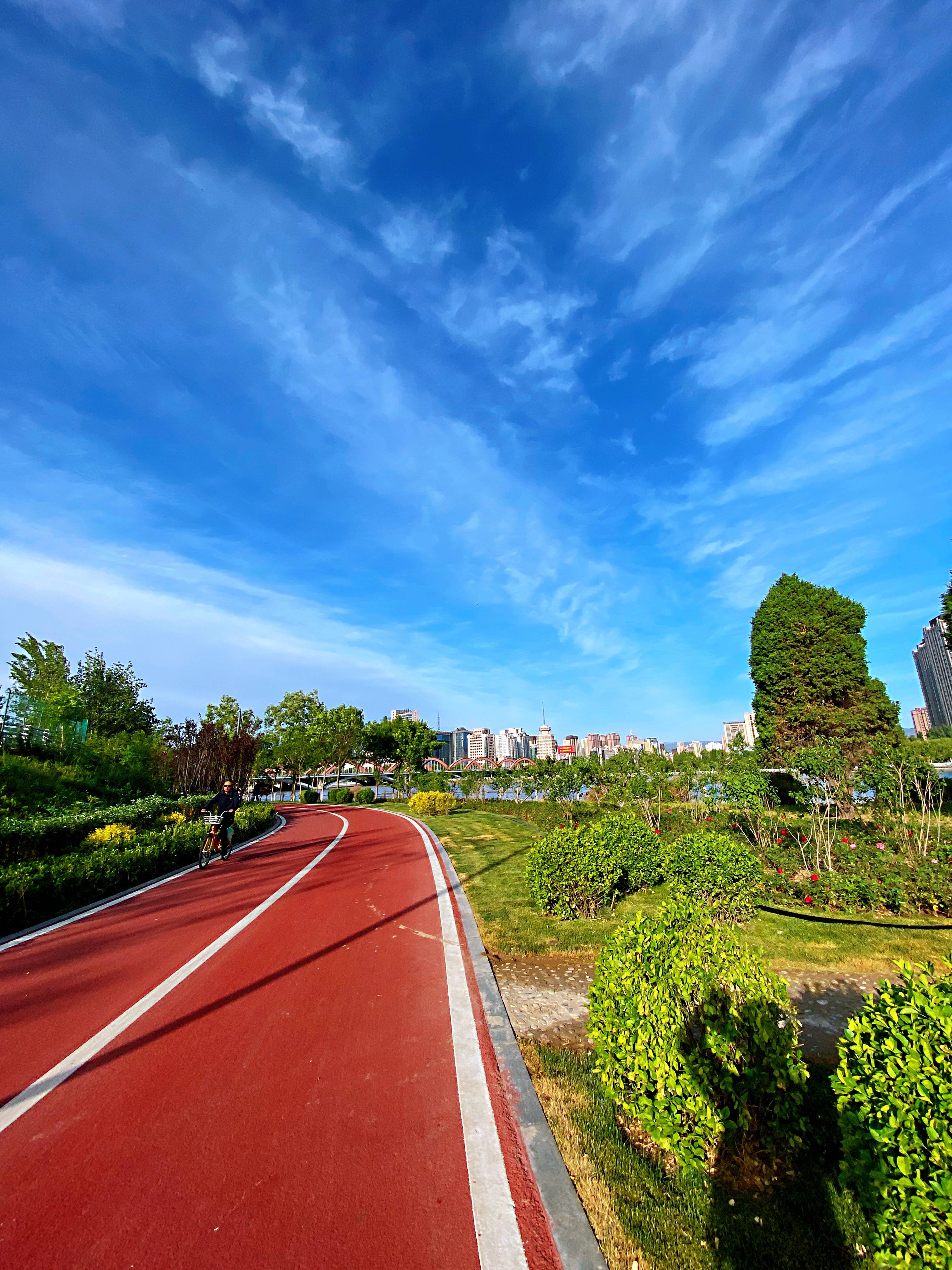 夏日闪光旅行家 汾河公园是位于山西省太原市的大型城市生态景观