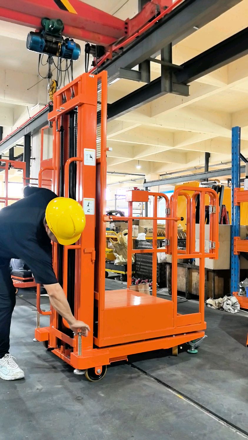 电动高空取料机移动式液压升降平台全自动登高车仓库储拿货作业梯