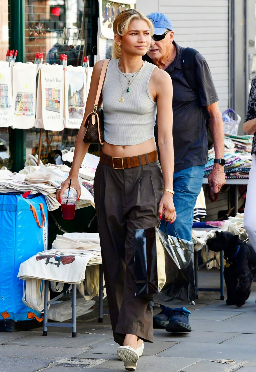 现年27岁,蜘蛛侠荷兰弟的女友赞达亚·科尔曼,貌不出众,但这几年的