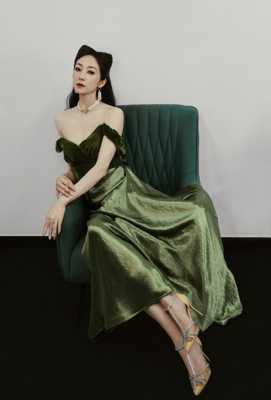 韩雪绝美身材大赏,就这美腿与气质不轻松拿捏观众的心吗!