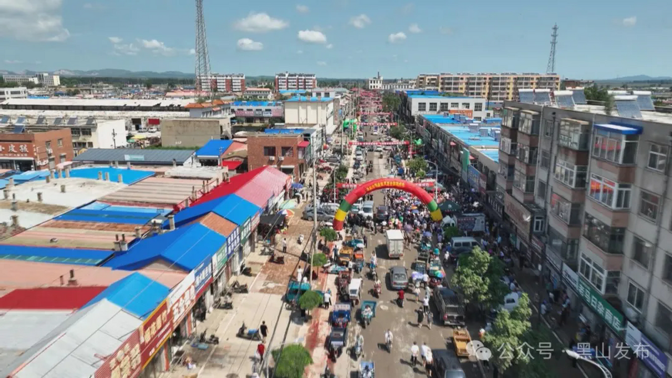 7月29日至31日,锦州市黑山县新立屯镇第二十五届民间艺术节在南大桥