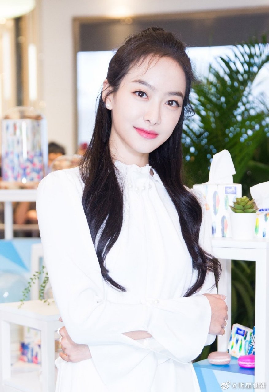 美女宋茜长腿代言得宝纸巾
