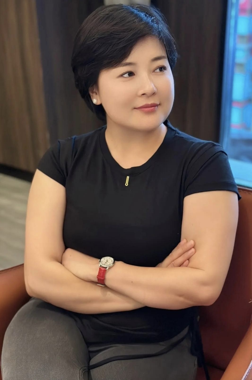 熟女大姐的优雅端庄大方!