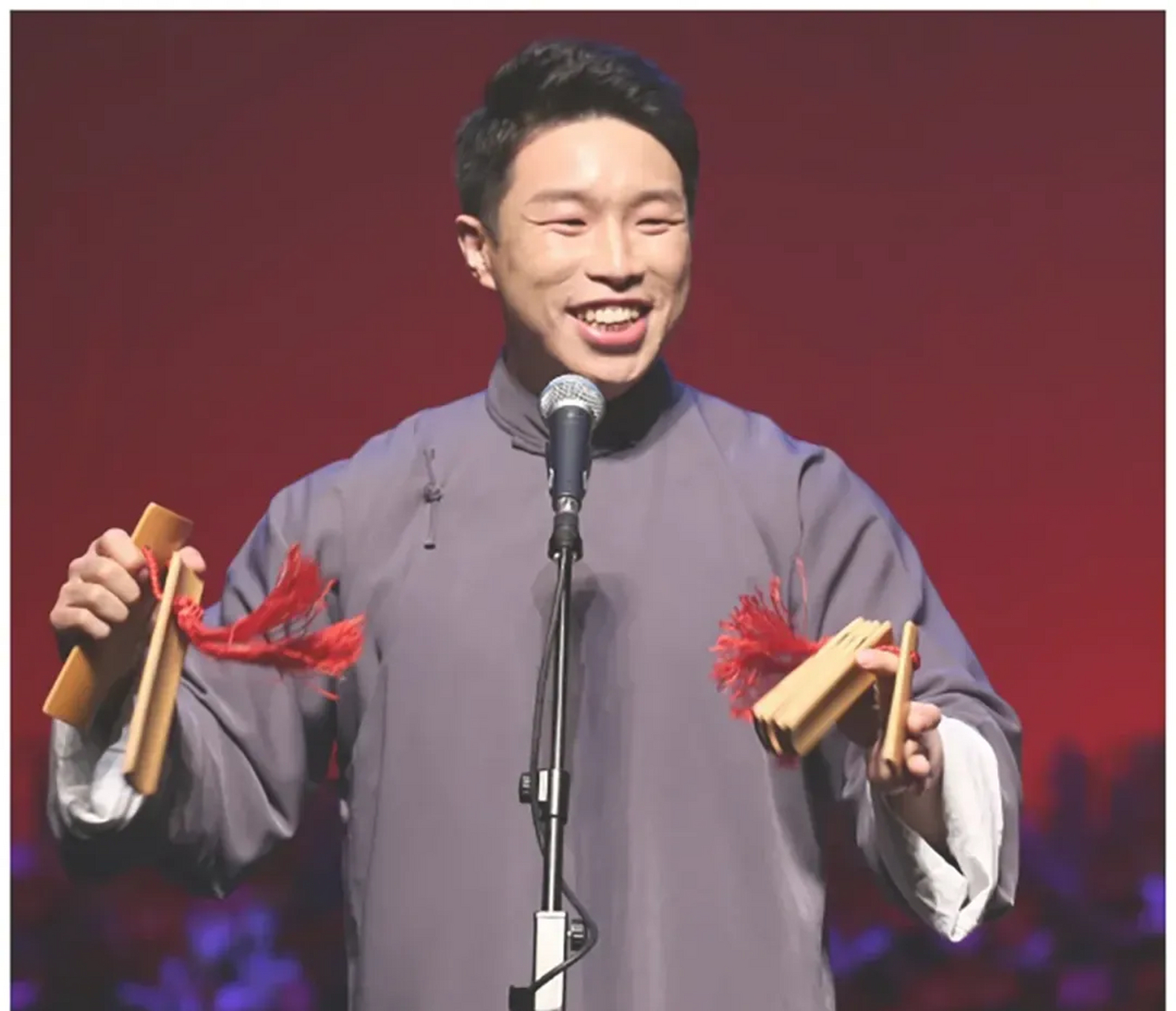 现在回顾,烧饼留在德云社显然是个明智的决定.