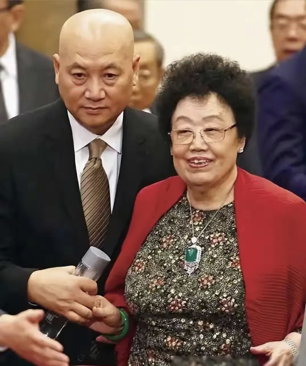 如果夫妻之间经常吵架 我觉得可以试试 迟重瑞和陈丽华夫妻的相处模式