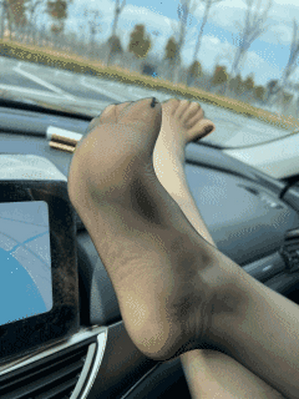 今天我尝试了脚踩棉花糖走路,感觉就像在云端一样轻盈!你们也试试吧!